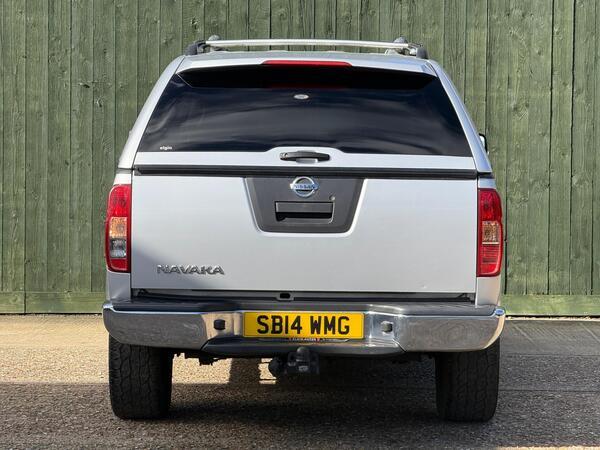 Nissan Navara 2.5 dCi Tekna Auto 4WD Euro 5 4dr