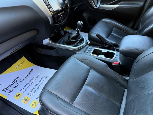 Nissan Navara 2.3 dCi Tekna 4WD Euro 6 (s/s) 4dr