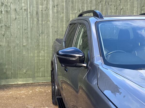 Nissan Navara 2.3 dCi N-Guard Auto 4WD Euro 6 4dr