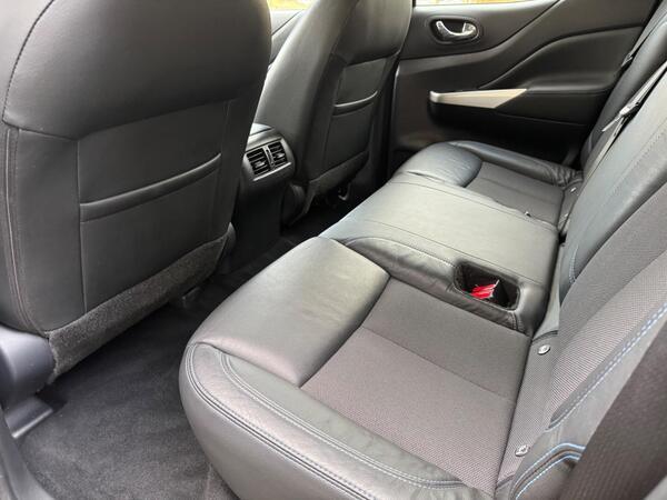 Nissan Navara 2.3 dCi N-Guard Auto 4WD Euro 6 4dr