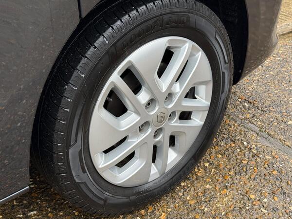 Renault Trafic 2.0 dCi ENERGY 30 Sport Crew Van EDC LWB Euro 6 (s/s) 6dr