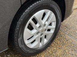 Renault Trafic 2.0 dCi ENERGY 30 Sport Crew Van EDC LWB Euro 6 (s/s) 6dr at 38th