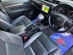 Toyota Hilux 2.8 D-4D Invincible X Auto 4WD Euro 6 (s/s) 4dr at 6th