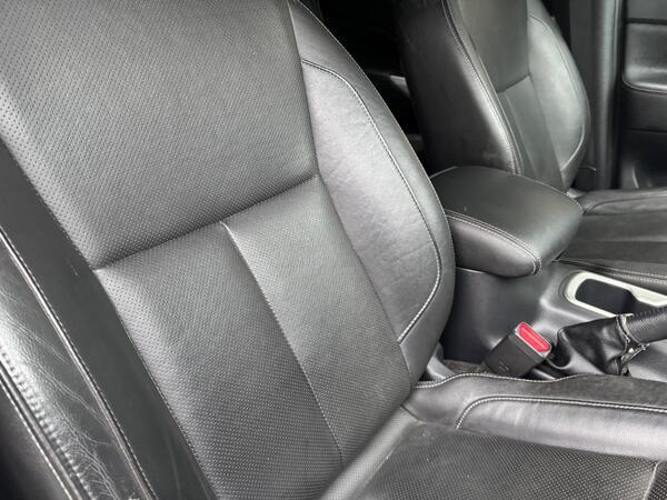 Nissan Navara 2.3 dCi Tekna Auto 4WD Euro 6 4dr