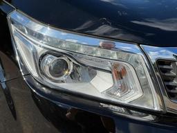 Nissan Navara 2.3 dCi Tekna Auto 4WD Euro 6 4dr at 35th