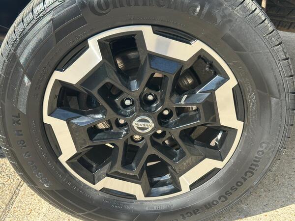 Nissan Navara 2.3 dCi Tekna Auto 4WD Euro 6 4dr