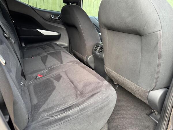 Nissan Navara 2.3 dCi Acenta+ 4WD Euro 6 (s/s) 4dr