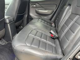 Mitsubishi L200 2.4 DI-D DC Barbarian Black Auto 4WD Euro 6 4dr (Roll Top) at 41th