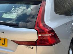 Volvo XC60 2.0 T5 Momentum Auto AWD Euro 6 (s/s) 5dr at 46th