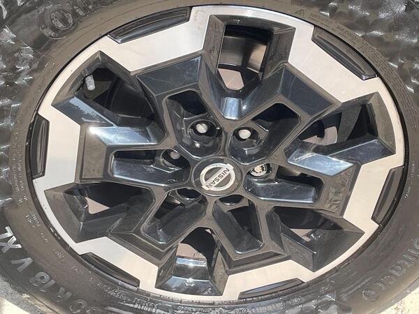 Nissan Navara 2.3 dCi Tekna 4WD Euro 6 (s/s) 4dr