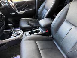 Nissan Navara 2.3 dCi Tekna Auto 4WD Euro 6 4dr at 11th