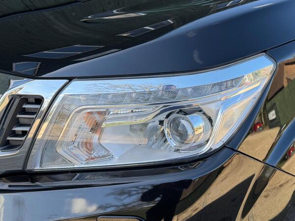 Nissan Navara 2.3 dCi Tekna Auto 4WD Euro 6 4dr