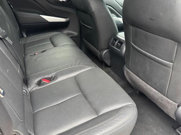 Nissan Navara 2.3 dCi Tekna 4WD Euro 6 (s/s) 4dr