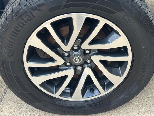 Nissan Navara 2.3 dCi Tekna Auto 4WD Euro 6 4dr