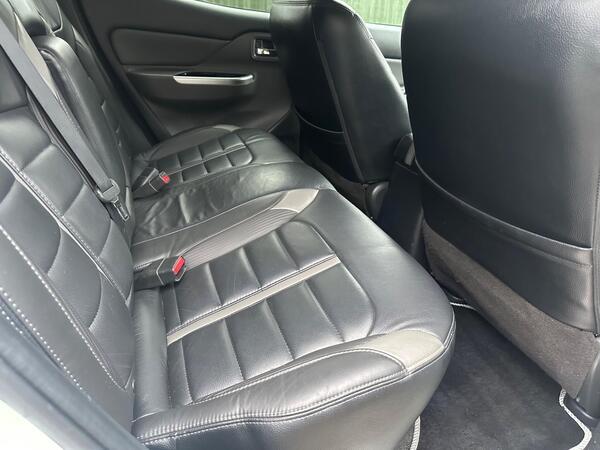 Mitsubishi L200 2.4 DI-D DC Barbarian Auto 4WD Euro 6 4dr