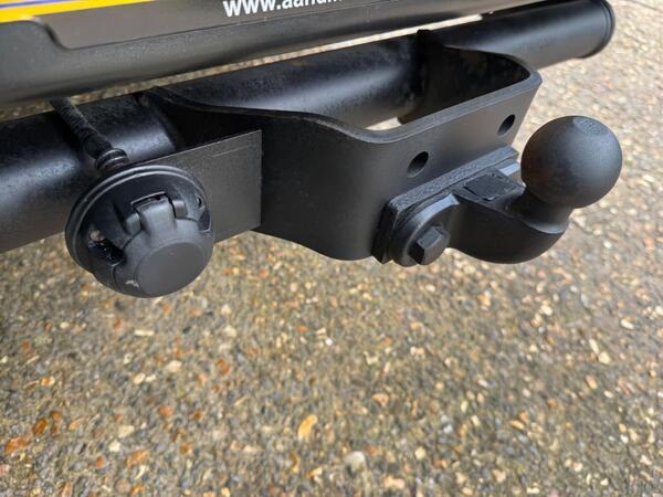 Nissan Navara 2.3 dCi N-Guard Auto 4WD Euro 6 4dr