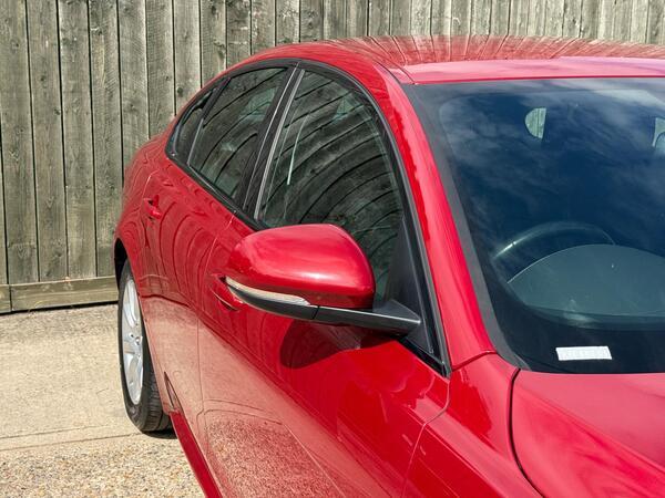 Jaguar XF 2.0d R-Sport Auto Euro 6 (s/s) 4dr