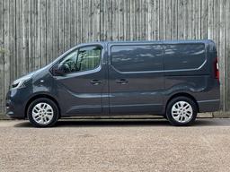 Renault Trafic 2.0 dCi ENERGY 28 Sport SWB Standard Roof Euro 6 (s/s) 5dr at 11th