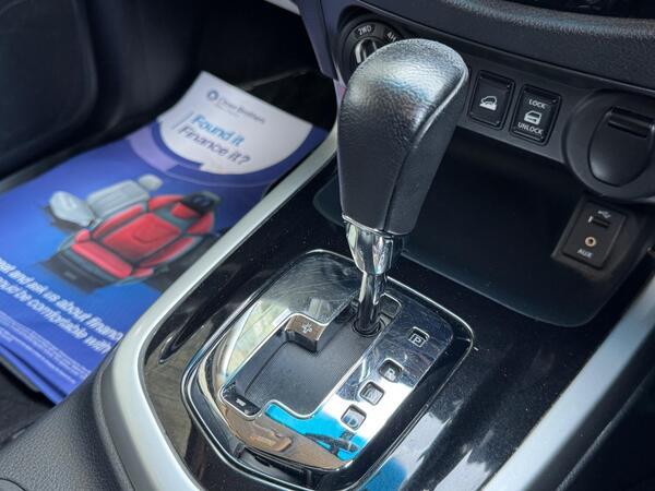 Nissan Navara 2.3 dCi Tekna Auto 4WD Euro 6 4dr