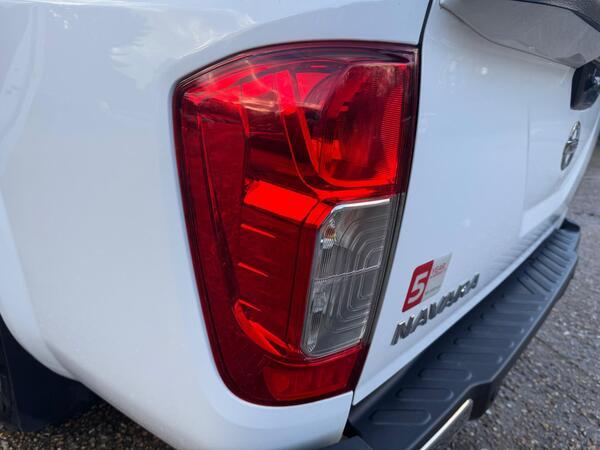 Nissan Navara 2.3 dCi Tekna 4WD Euro 6 (s/s) 4dr
