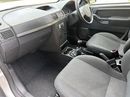 Vauxhall Meriva 1.6i 16v Club 5dr at 11th