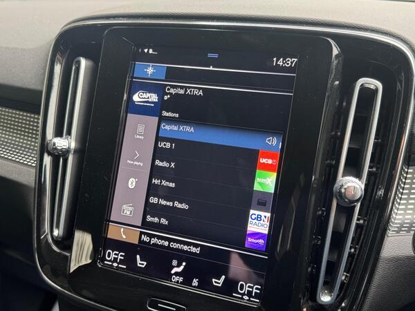 Volvo XC40 2.0 B4 MHEV R-Design Pro Auto Euro 6 (s/s) 5dr