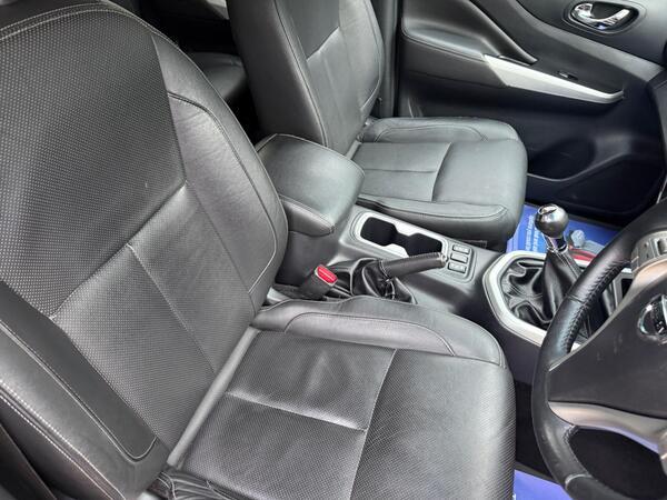 Nissan Navara 2.3 dCi Tekna 4WD Euro 6 (s/s) 4dr