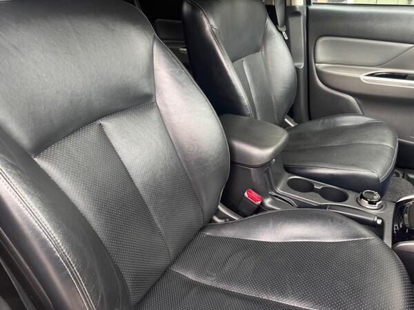 Fiat Fullback 2.4D LX Auto 4WD Euro 6 4dr (Euro 6)