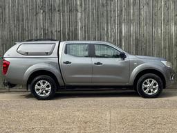 Nissan Navara 2.3 dCi Acenta 4WD Euro 6 (s/s) 4dr at 17th