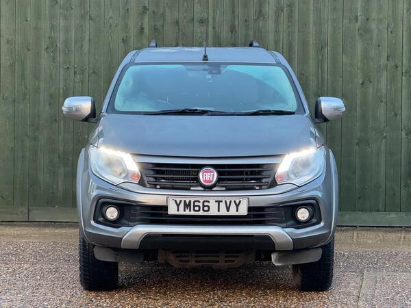Fiat Fullback 2.4D LX Auto 4WD Euro 6 4dr (Euro 6)