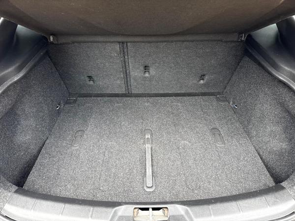 Volvo V40 2.0 D3 R-Design Edition Auto Euro 6 (s/s) 5dr