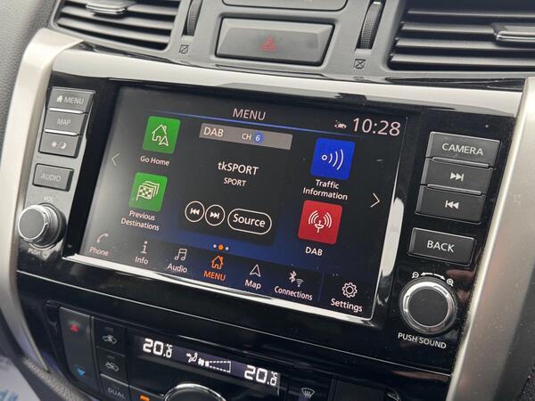 Nissan Navara 2.3 dCi Tekna Auto 4WD Euro 6 4dr