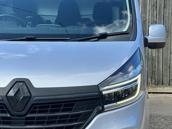 Renault Trafic 2.0 dCi ENERGY 30 Black Edition EDC LWB Standard Roof Euro 6 (s/s) 5dr