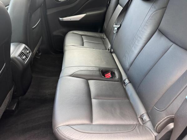 Nissan Navara 2.3 dCi Tekna 4WD Euro 5 4dr