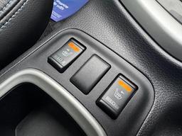 Nissan Navara 2.3 dCi N-Guard Auto 4WD Euro 6 4dr at 22th