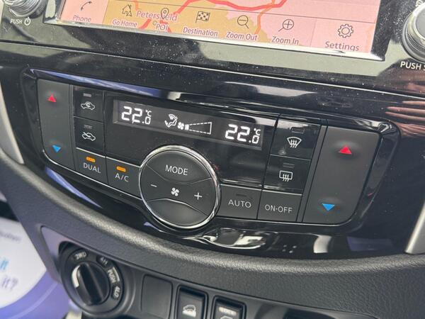 Nissan Navara 2.3 dCi N-Guard Auto 4WD Euro 6 4dr