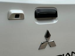 Mitsubishi L200 2.4 DI-D DC Barbarian Black Auto 4WD Euro 6 4dr (Roll Top) at 34th