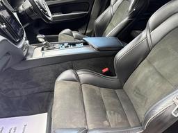 Volvo XC60 2.0 T5 R-Design Auto AWD Euro 6 (s/s) 5dr at 29th