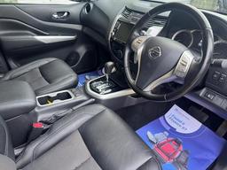 Nissan Navara 2.3 dCi N-Guard Auto 4WD Euro 6 4dr at 4th