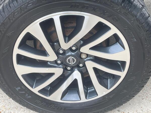 Nissan Navara 2.3 dCi Tekna Auto 4WD Euro 6 4dr