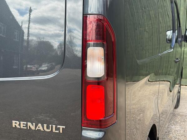 Renault Trafic 2.0 dCi Blue SL28 Sport+ L1 H1 Euro 6 (s/s) 5dr