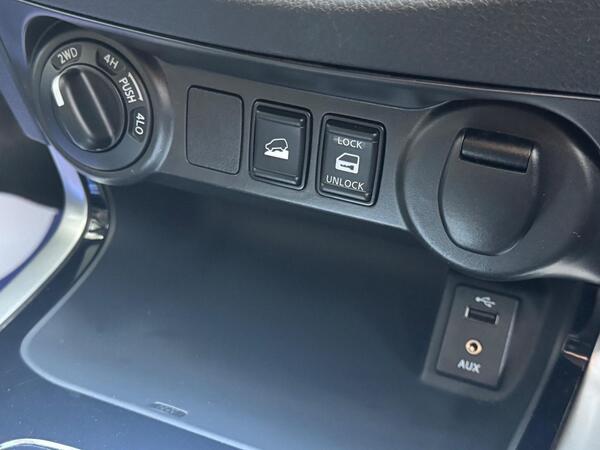 Nissan Navara 2.3 dCi Tekna Auto 4WD Euro 6 4dr