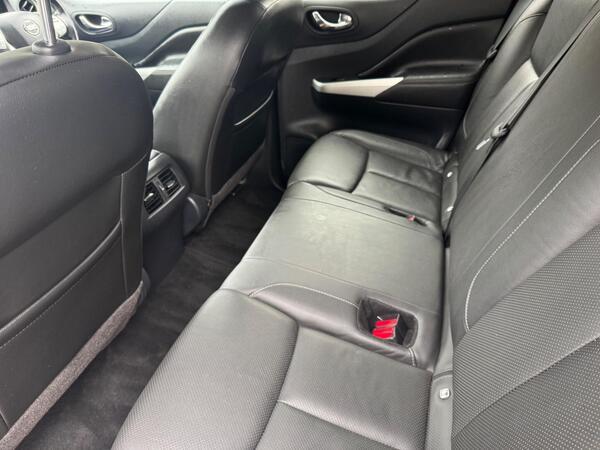 Nissan Navara 2.3 dCi Tekna Auto 4WD Euro 6 4dr