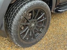 Nissan Navara 2.3 dCi N-Guard Auto 4WD Euro 6 4dr at 33th