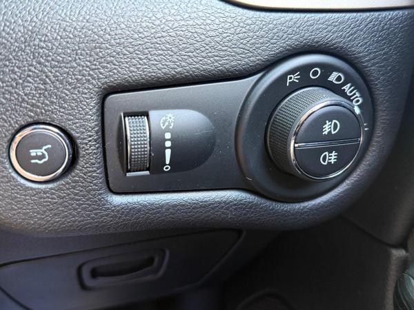 Jeep Cherokee 2.2 MultiJetII Night Eagle Auto 4WD Euro 6 (s/s) 5dr