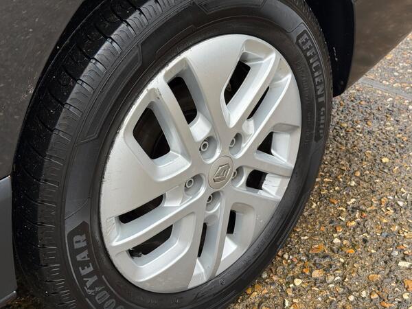 Renault Trafic 2.0 dCi ENERGY 30 Sport Crew Van EDC LWB Euro 6 (s/s) 6dr