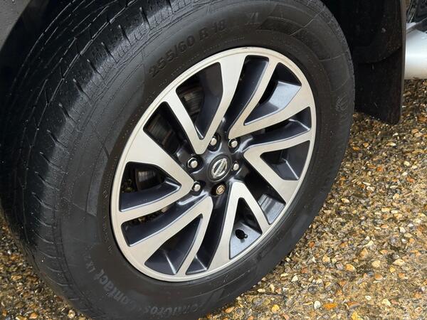 Nissan Navara 2.3 dCi Tekna 4WD Euro 6 (s/s) 4dr