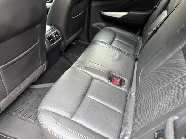 Nissan Navara 2.3 dCi Tekna 4WD Euro 6 (s/s) 4dr