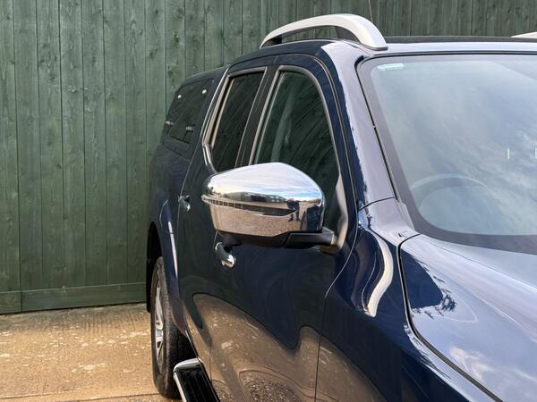 Nissan Navara 2.3 dCi Tekna Auto 4WD Euro 6 4dr