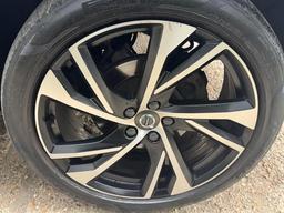 Volvo XC40 2.0 B4 MHEV R-Design Pro Auto Euro 6 (s/s) 5dr at 32th